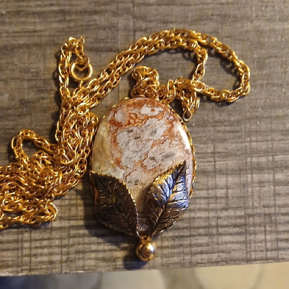 Elegant Gold and Brown tone Leaf Pendant Necklace